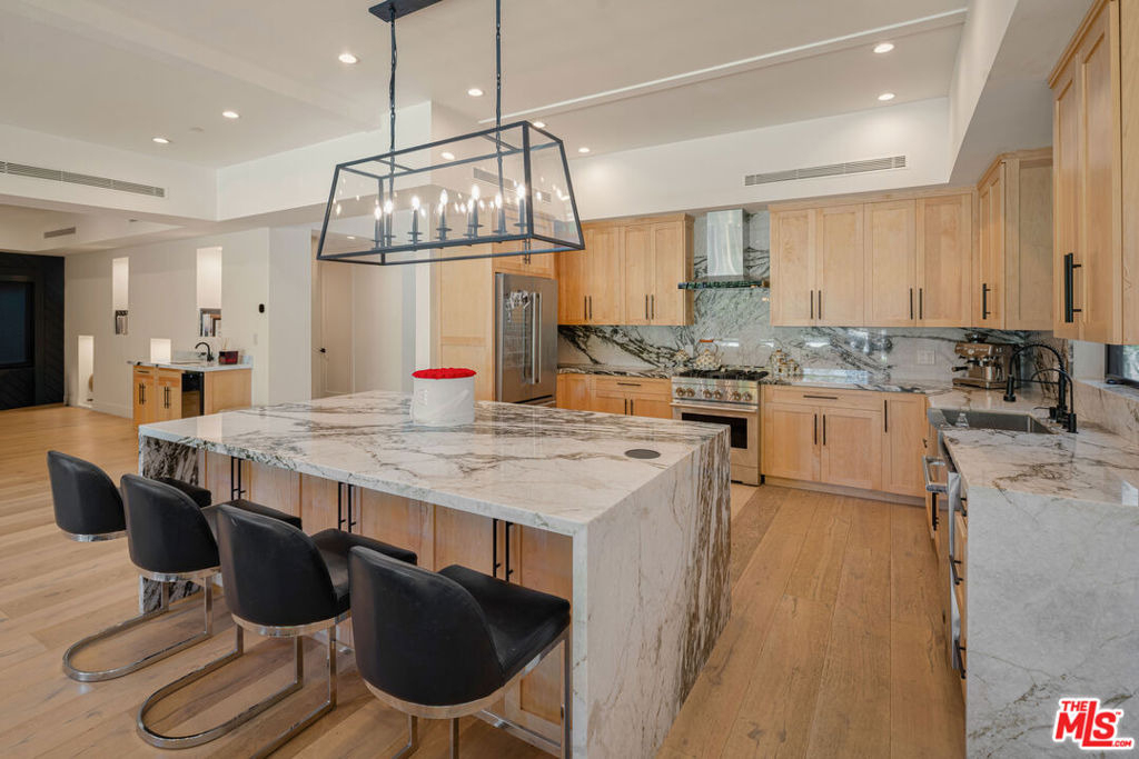 16740 Otsego Street - Photo 6