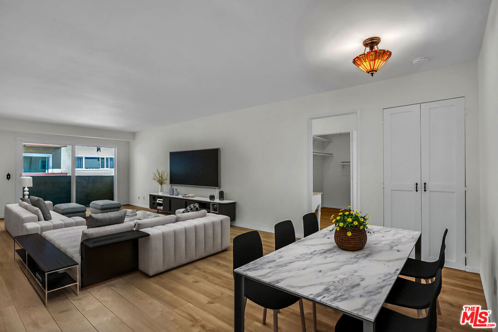 620 N Kenwood Street - Photo 2