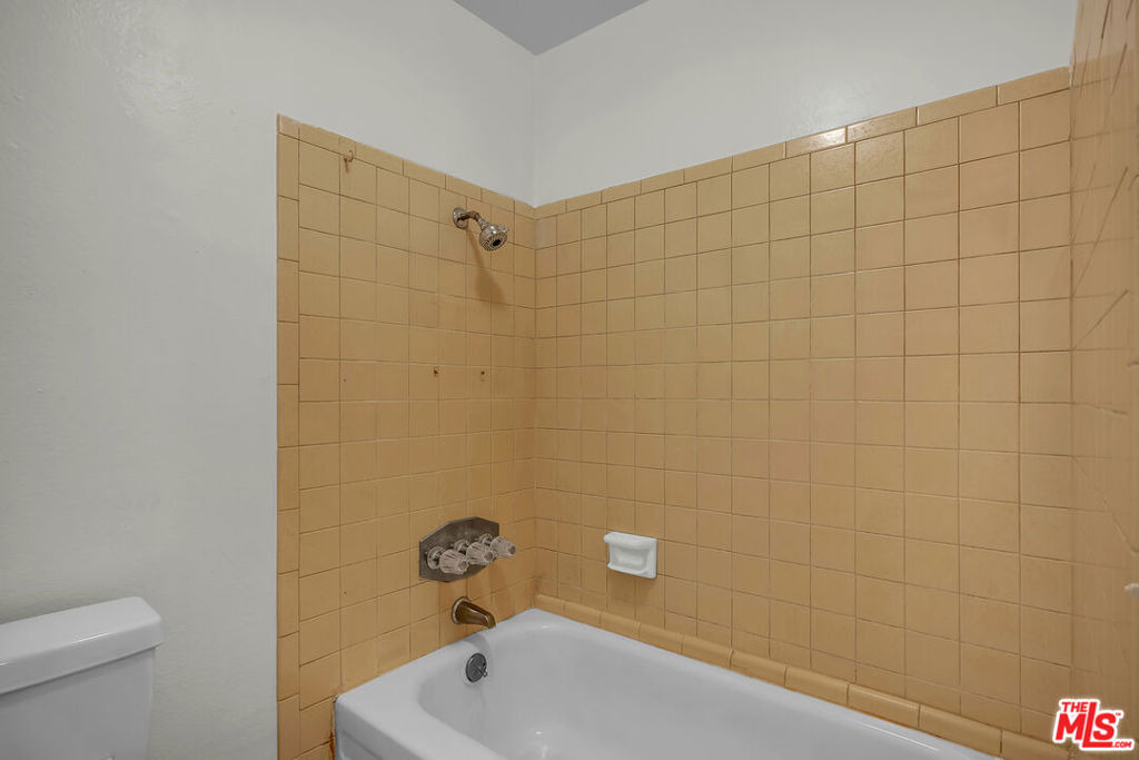 620 N Kenwood Street - Photo 20