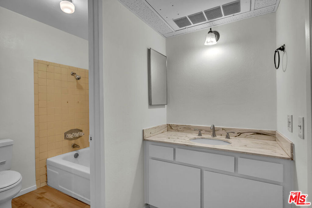 620 N Kenwood Street - Photo 19