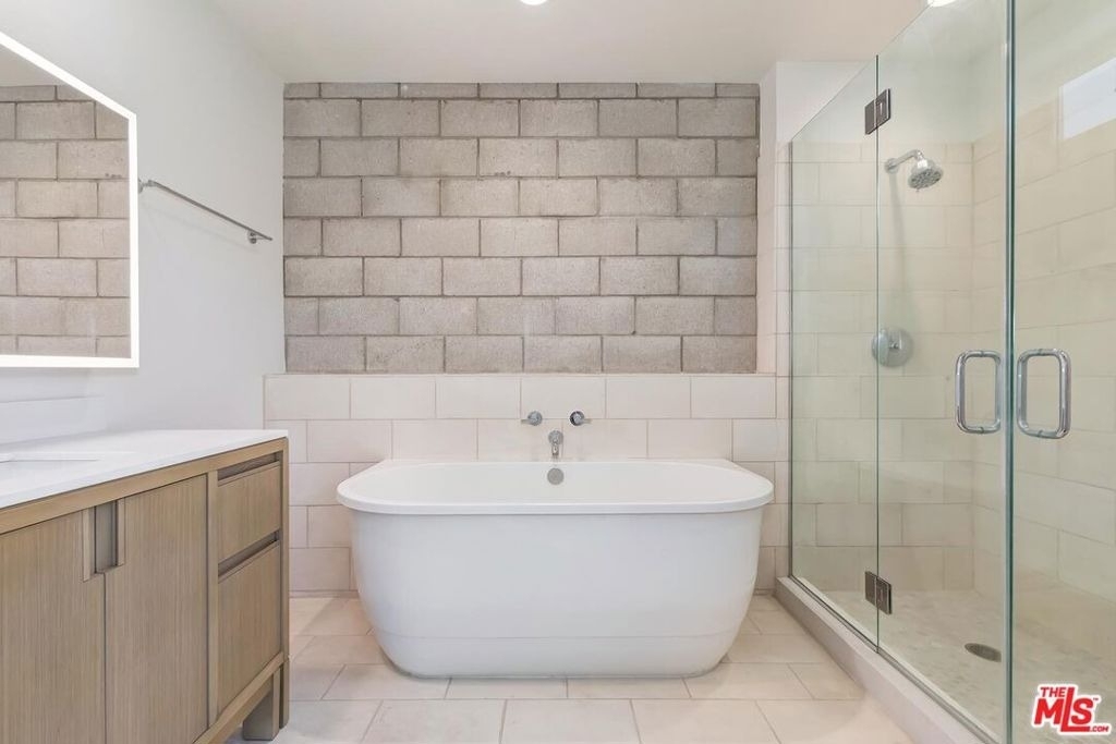 3450 Cahuenga Boulevard - Photo 22
