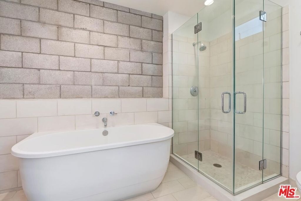 3450 Cahuenga Boulevard - Photo 23