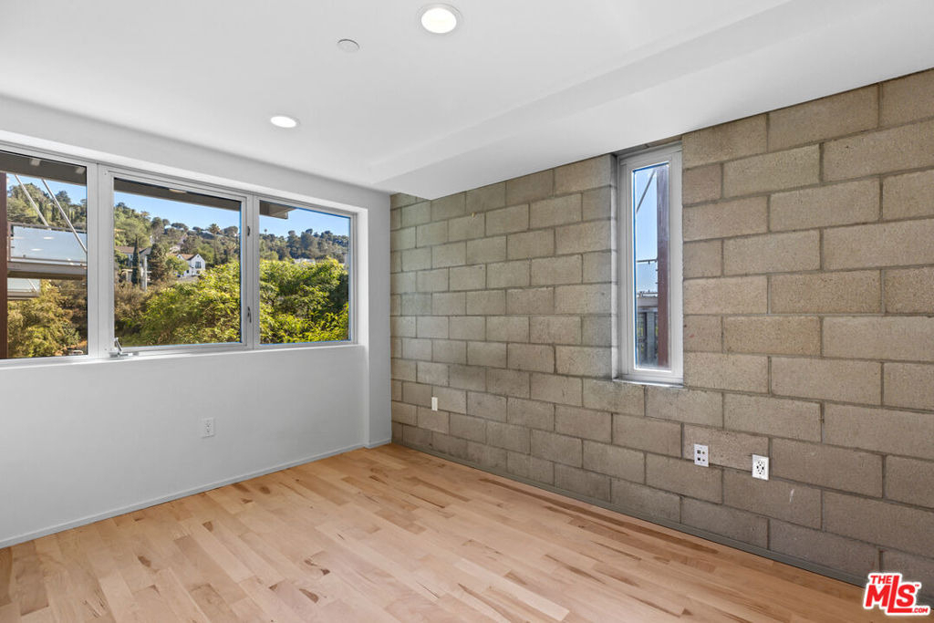 3450 Cahuenga Boulevard - Photo 15
