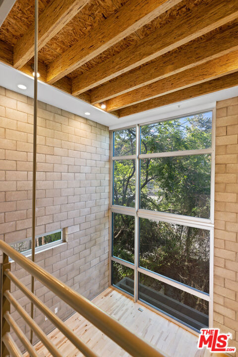 3450 Cahuenga Boulevard - Photo 7