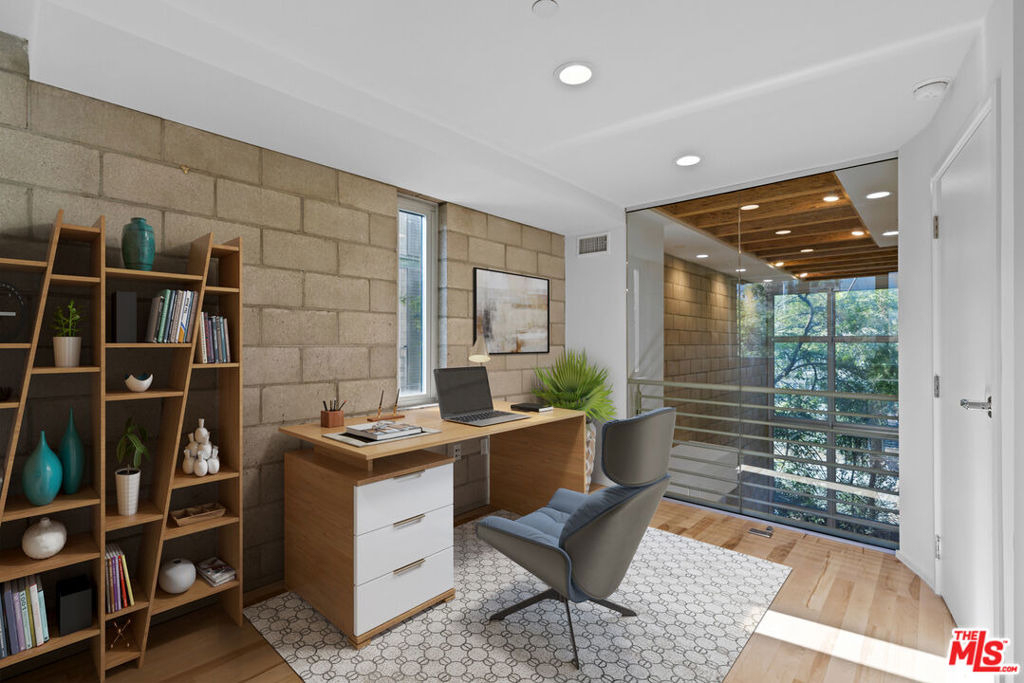 3450 Cahuenga Boulevard - Photo 11