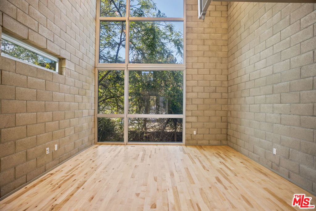 3450 Cahuenga Boulevard - Photo 6