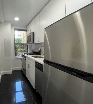 East 38th Street And Lexington Avenue - Photo 9