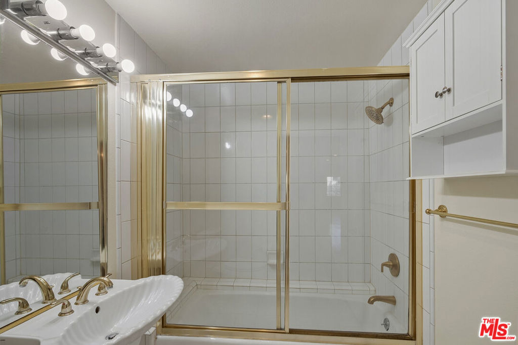 923 Euclid Street - Photo 11