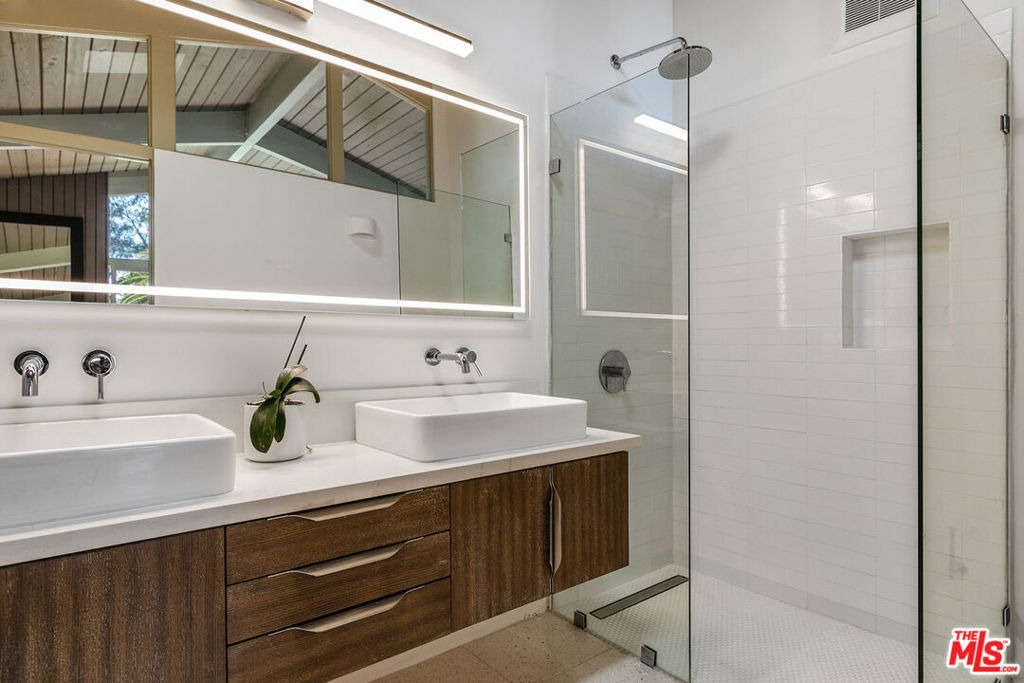 1513 Forest Knoll Drive - Photo 8