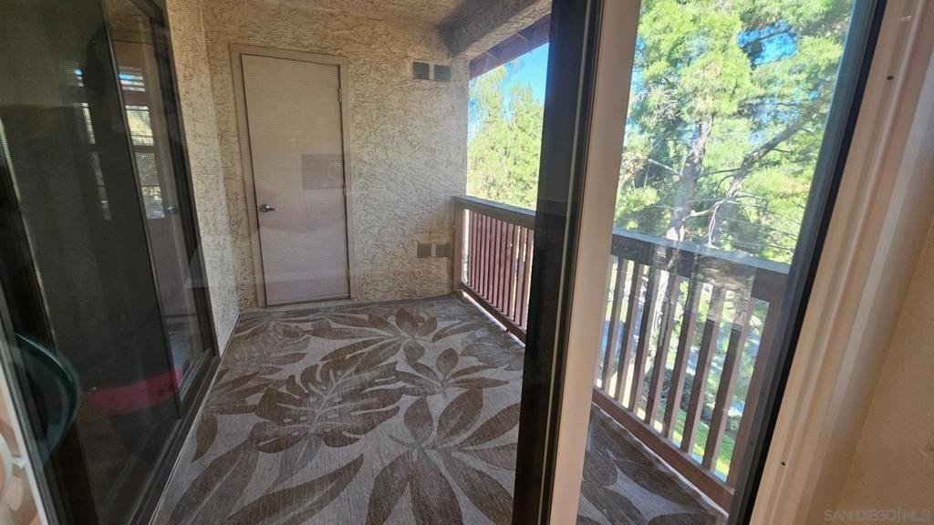 12091 Alta Carmel Ct - Photo 4