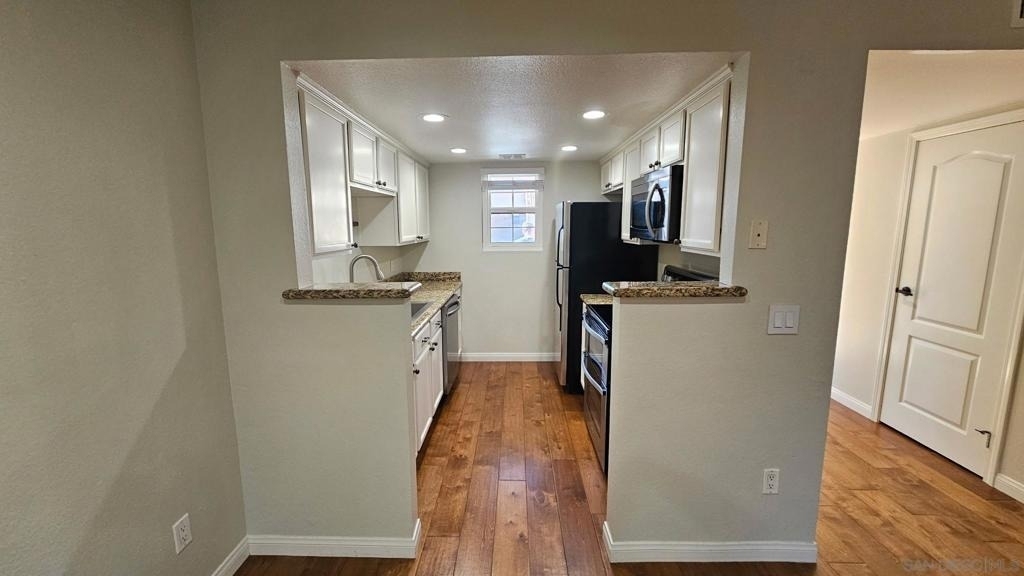 12091 Alta Carmel Ct - Photo 3