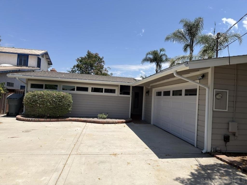 13919 York Avenue - Photo 0