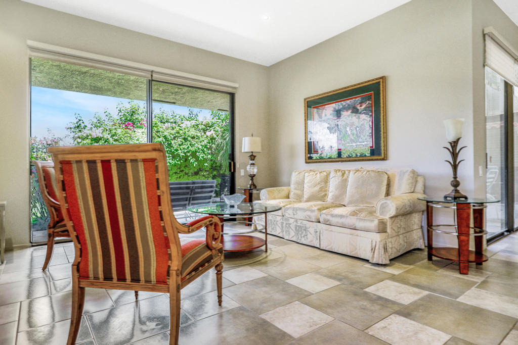 31 Stanford Drive - Photo 4