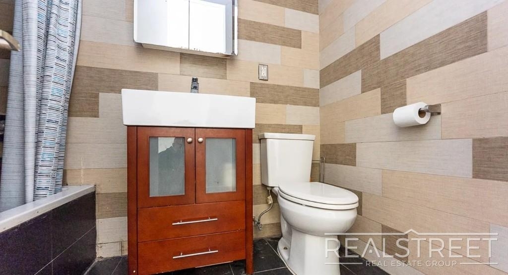 277 Menahan Street - Photo 17
