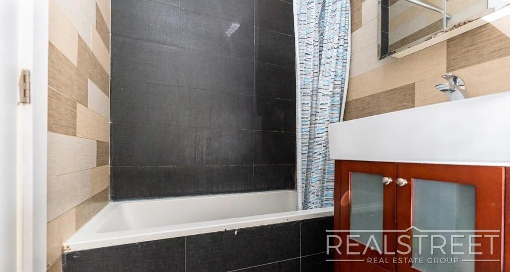 277 Menahan Street - Photo 15