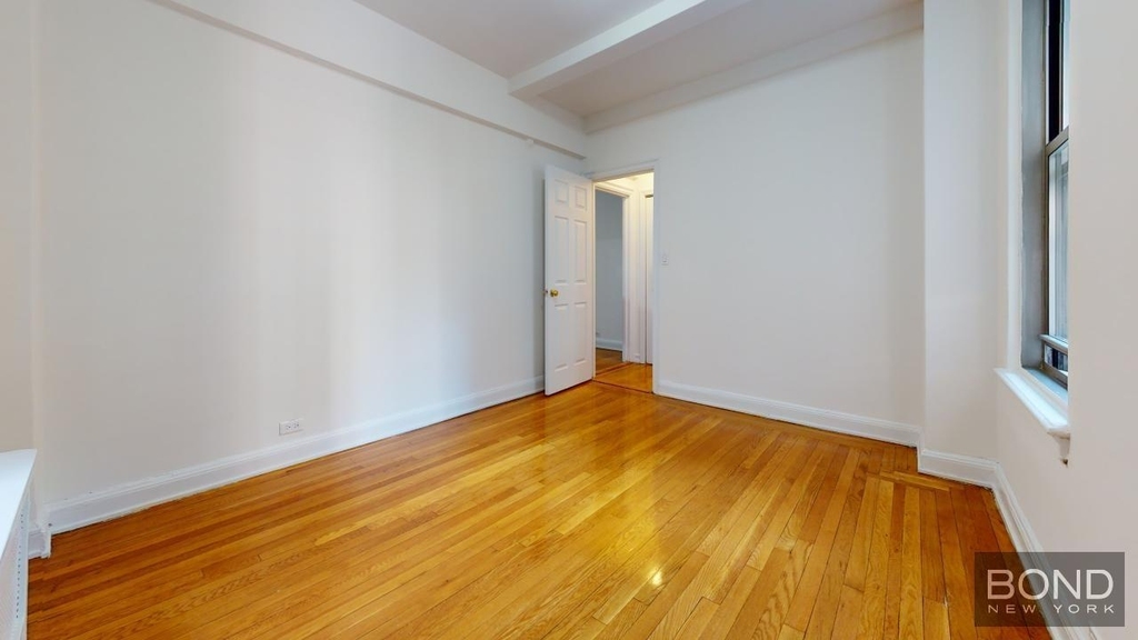 East 38th Street - Photo 3