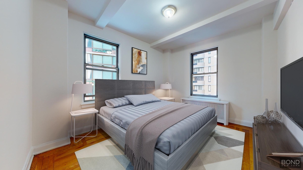East 38th Street - Photo 4