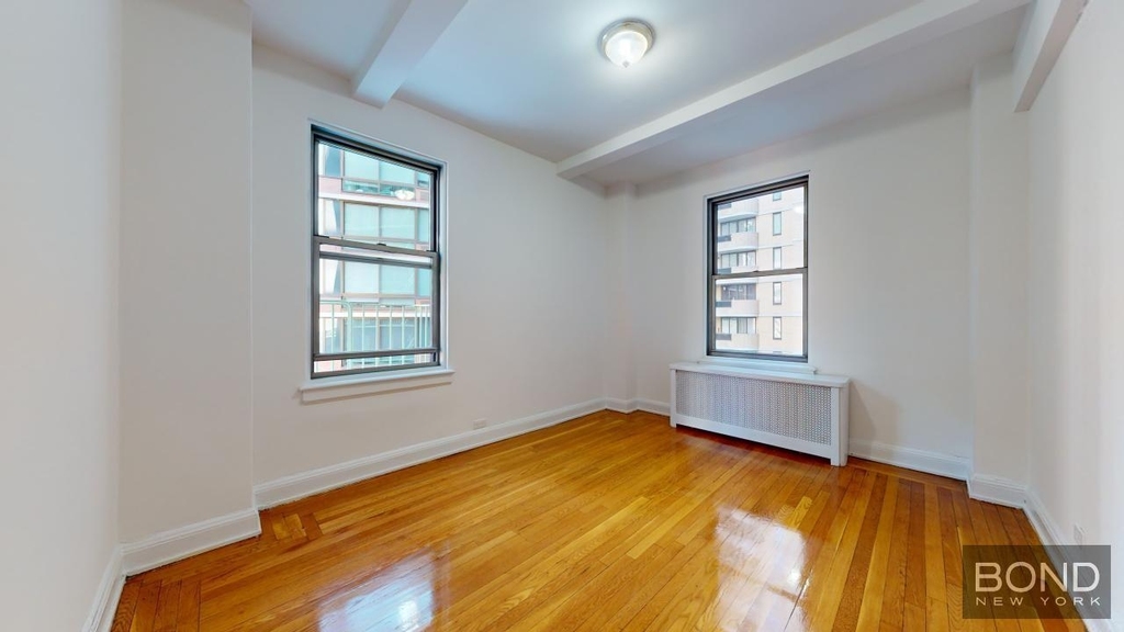 East 38th Street - Photo 5