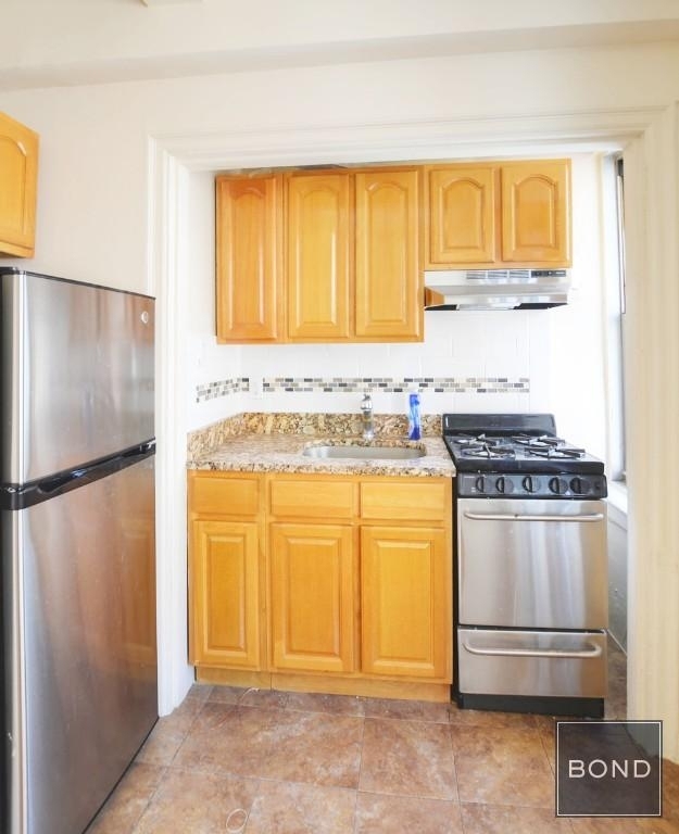 East 38th Street - Photo 4
