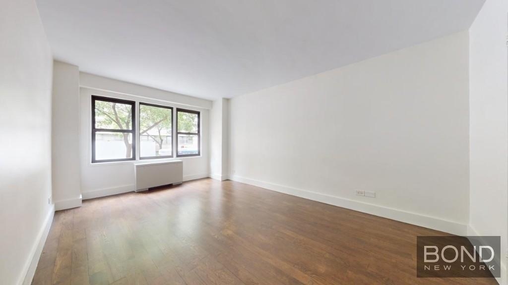 East 63rd Street - Photo 3