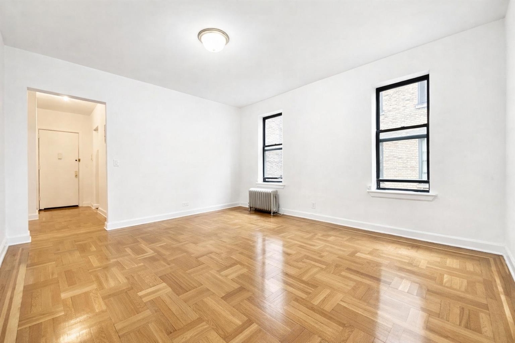 590 Fort Washington Avenue - Photo 1