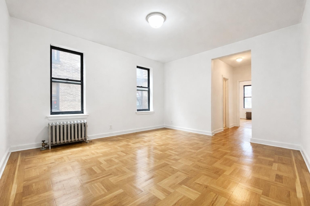 590 Fort Washington Avenue - Photo 2