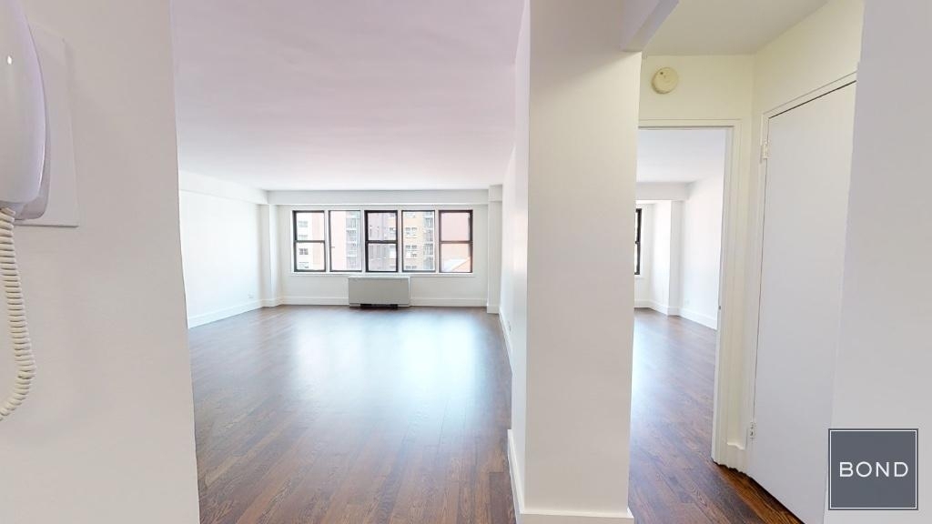 East 63rd Street - Photo 2