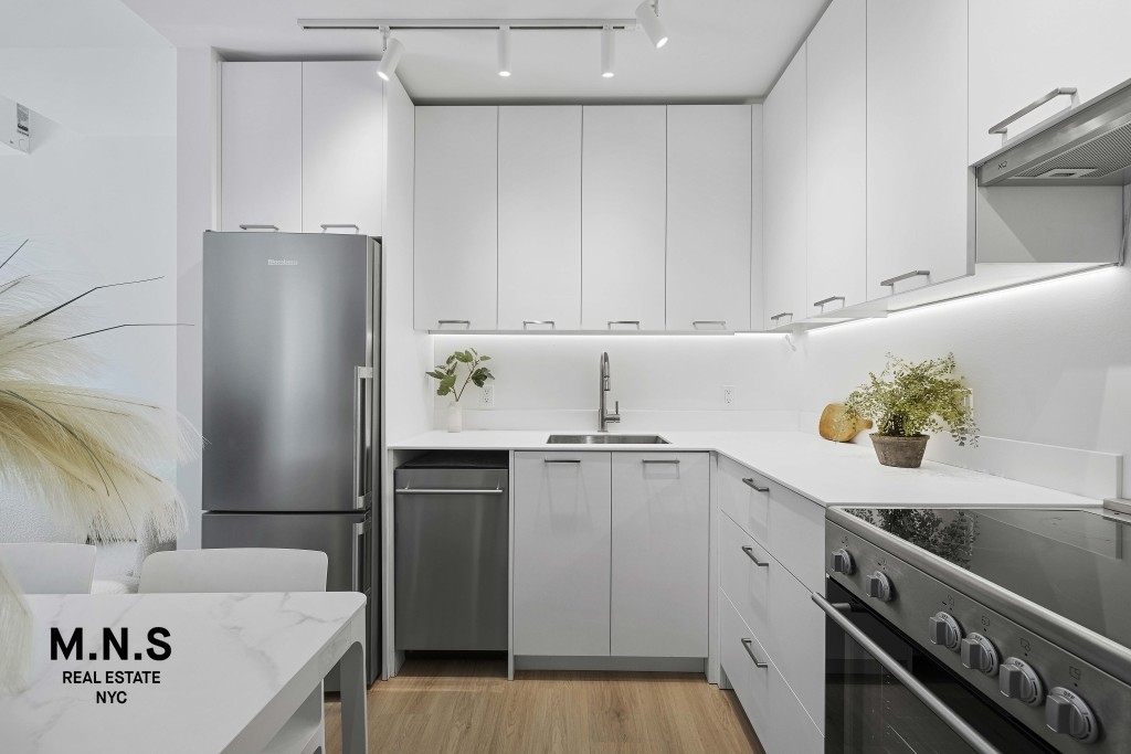 955 Sterling Place - Photo 7