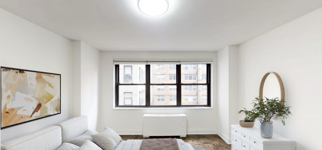 96 5th Avenue - Photo 2