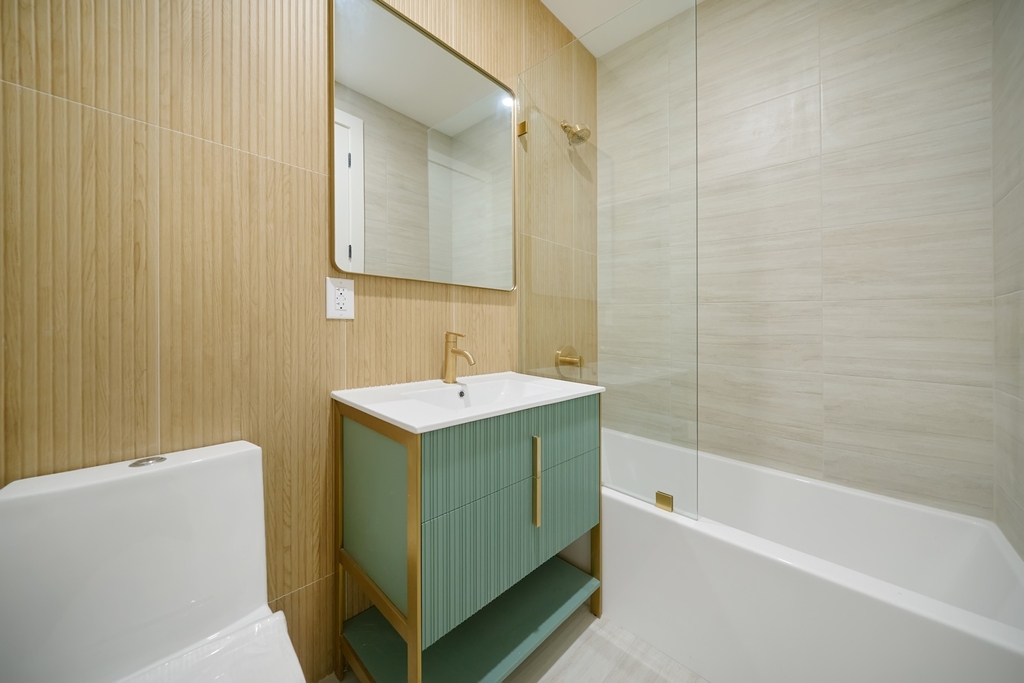 5th Avenue - Photo 2
