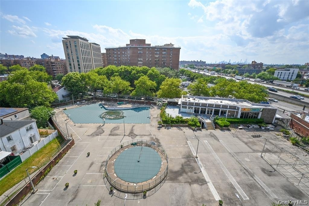 61-20 Grand Central Parkway - Photo 10