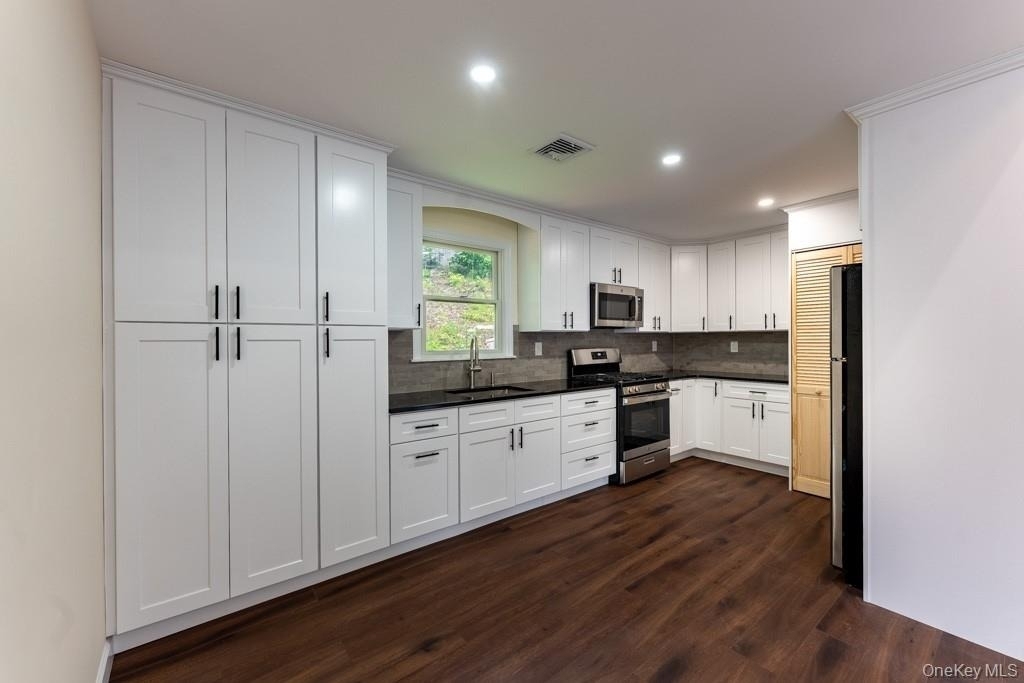 745 Peekskill Hollow Road - Photo 6