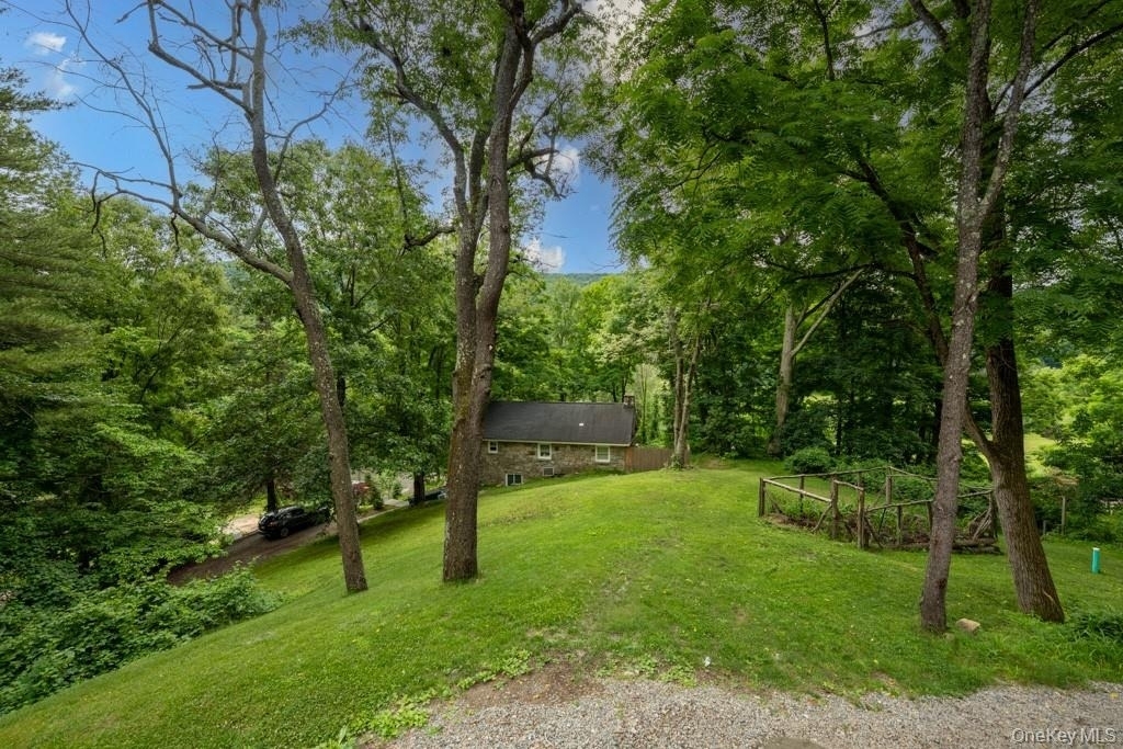 745 Peekskill Hollow Road - Photo 22