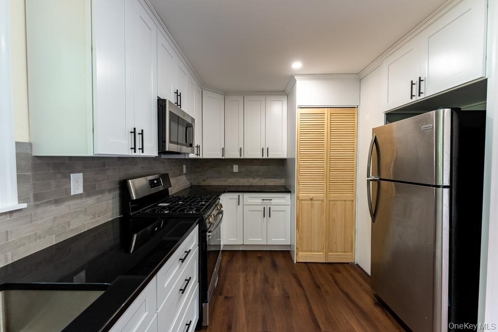 745 Peekskill Hollow Road - Photo 7