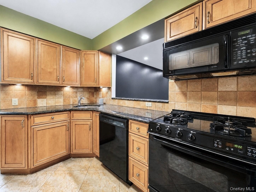 13-15 Estates Lane - Photo 11