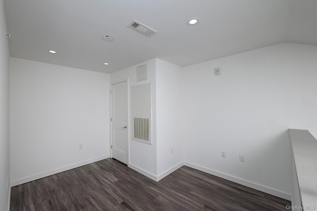 119 Searing Avenue - Photo 11