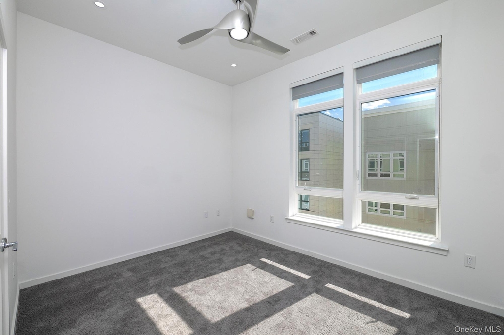 119 Searing Avenue - Photo 5