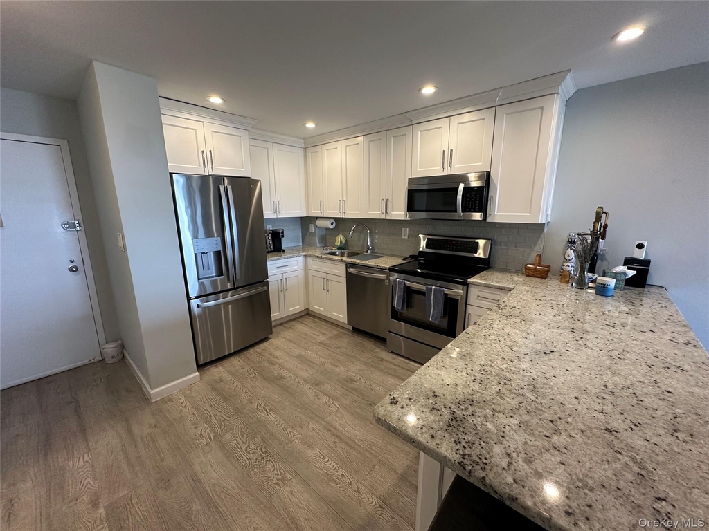 360 Shore Road - Photo 3