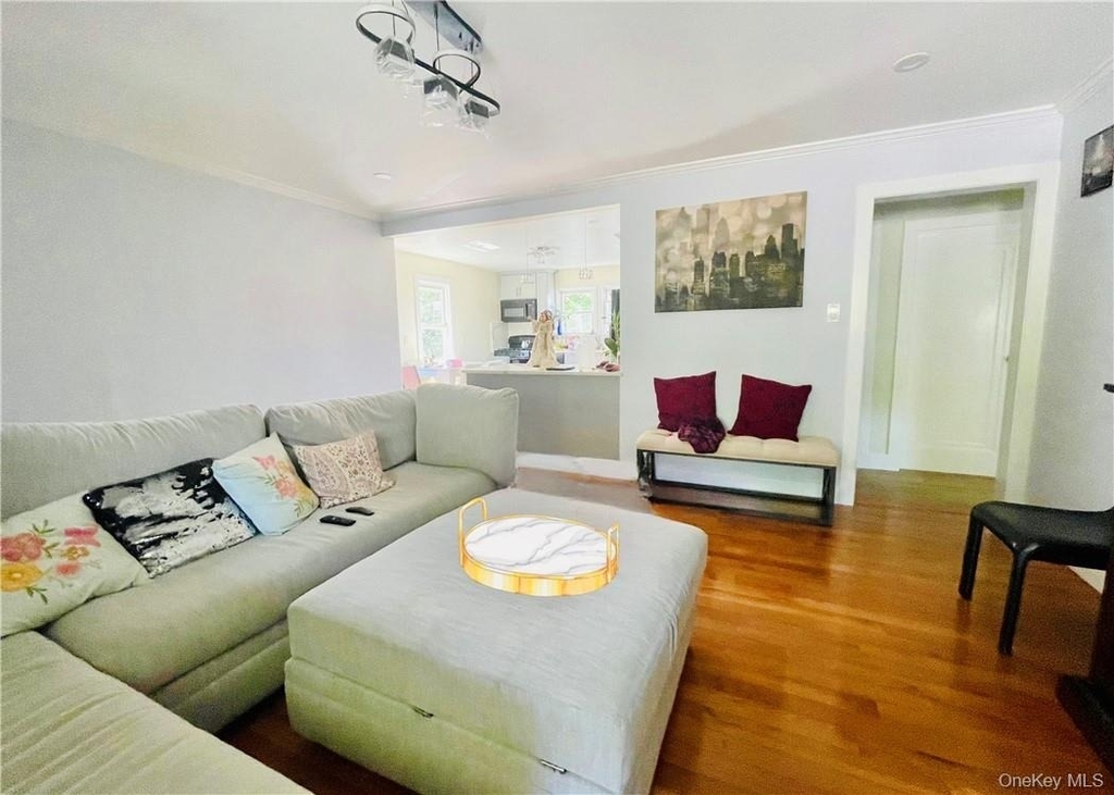 313 Stanley Avenue - Photo 3