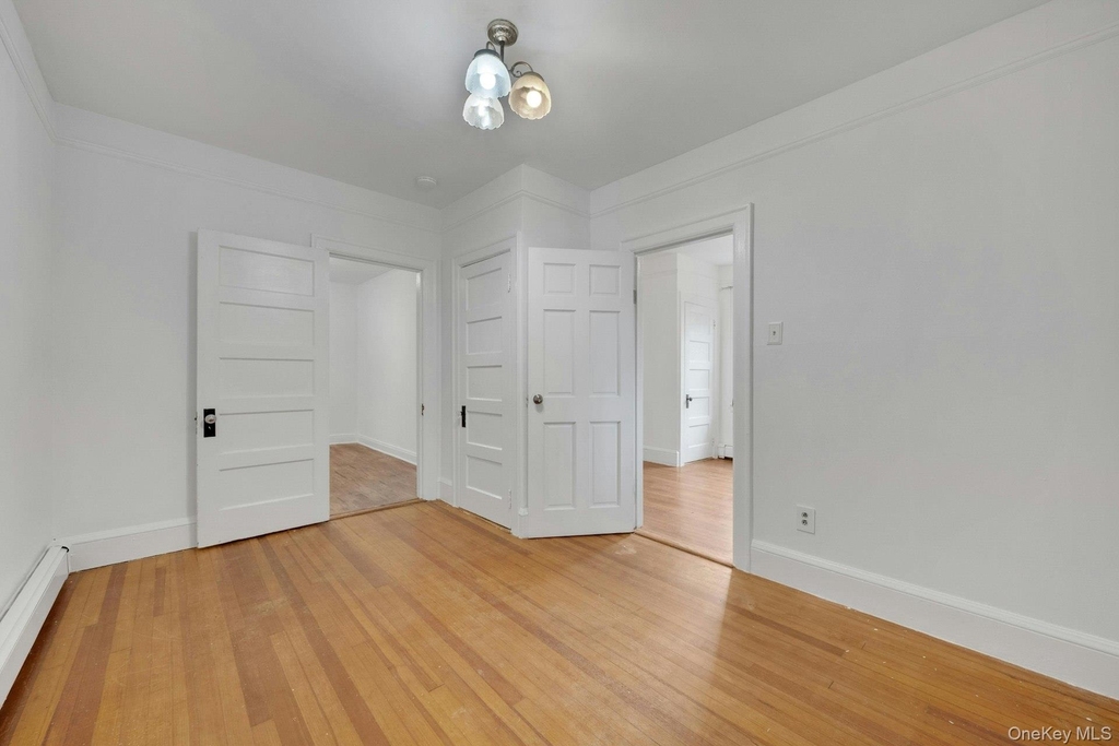 437 Warburton Avenue - Photo 9