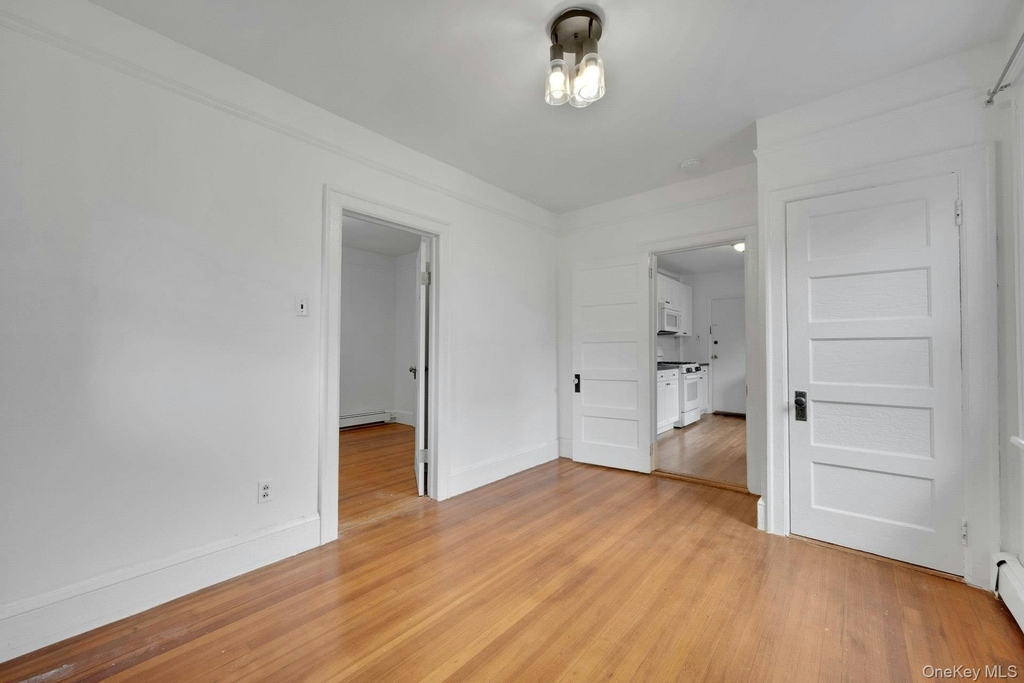437 Warburton Avenue - Photo 7