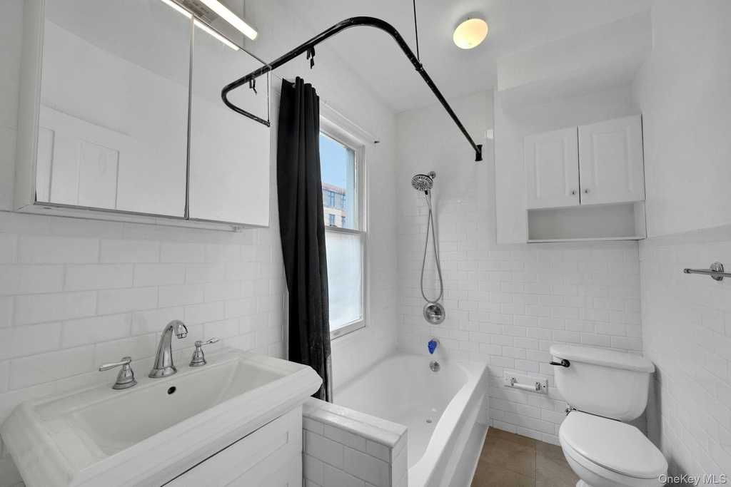 437 Warburton Avenue - Photo 16