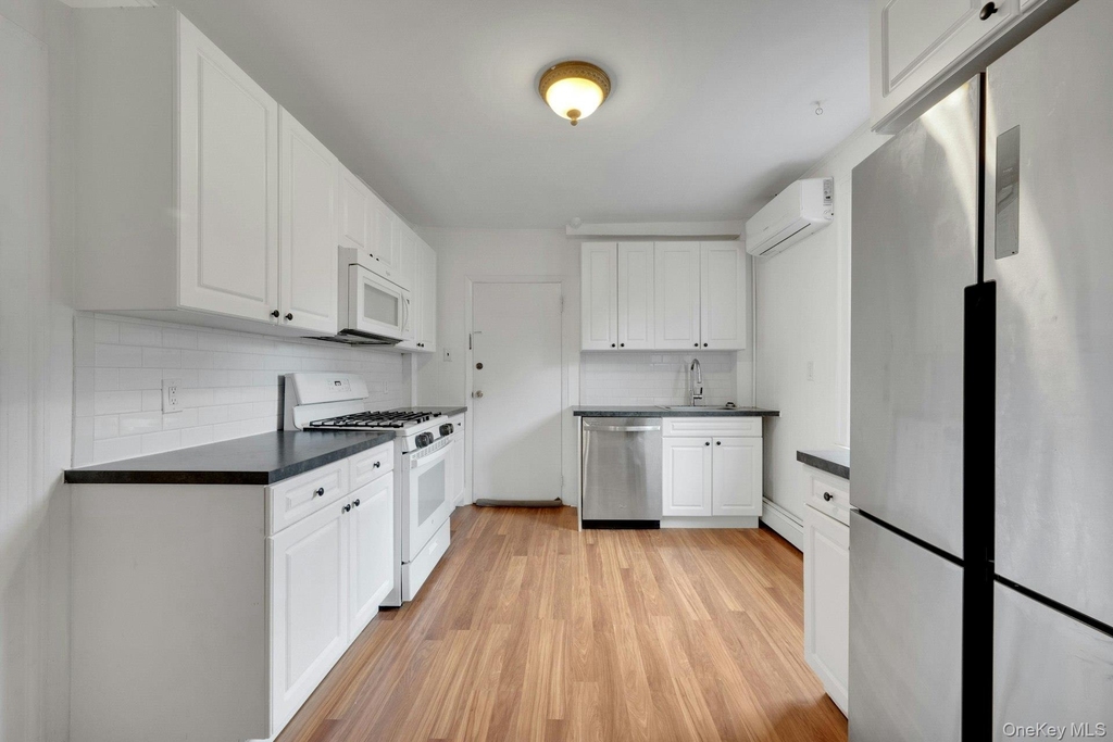 437 Warburton Avenue - Photo 4
