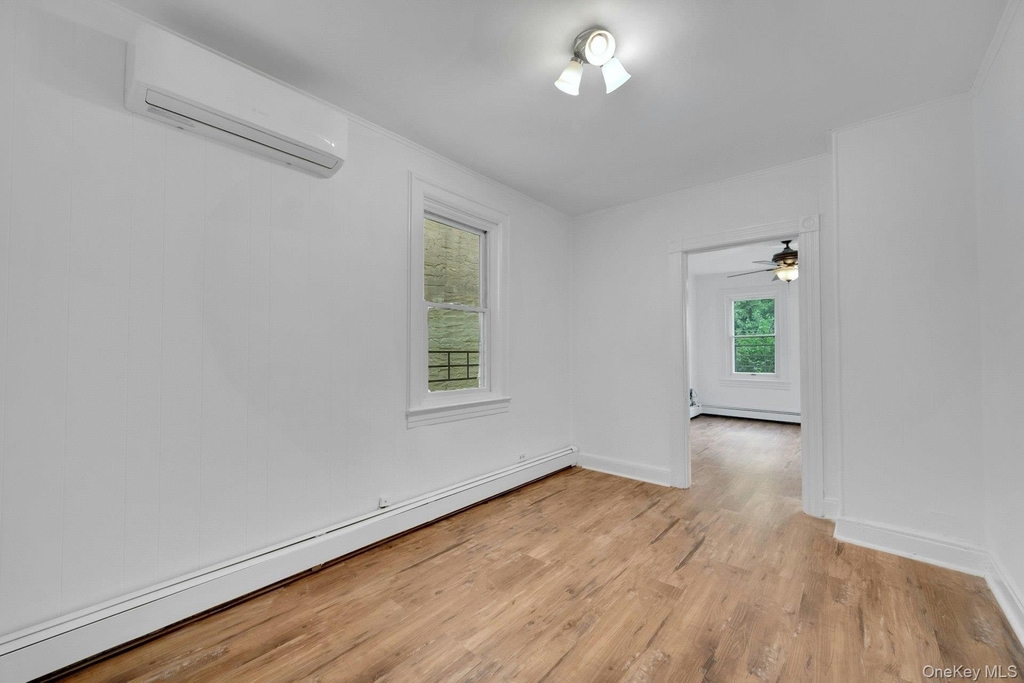 437 Warburton Avenue - Photo 11