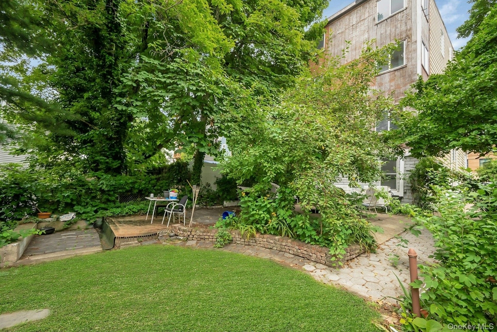 437 Warburton Avenue - Photo 19