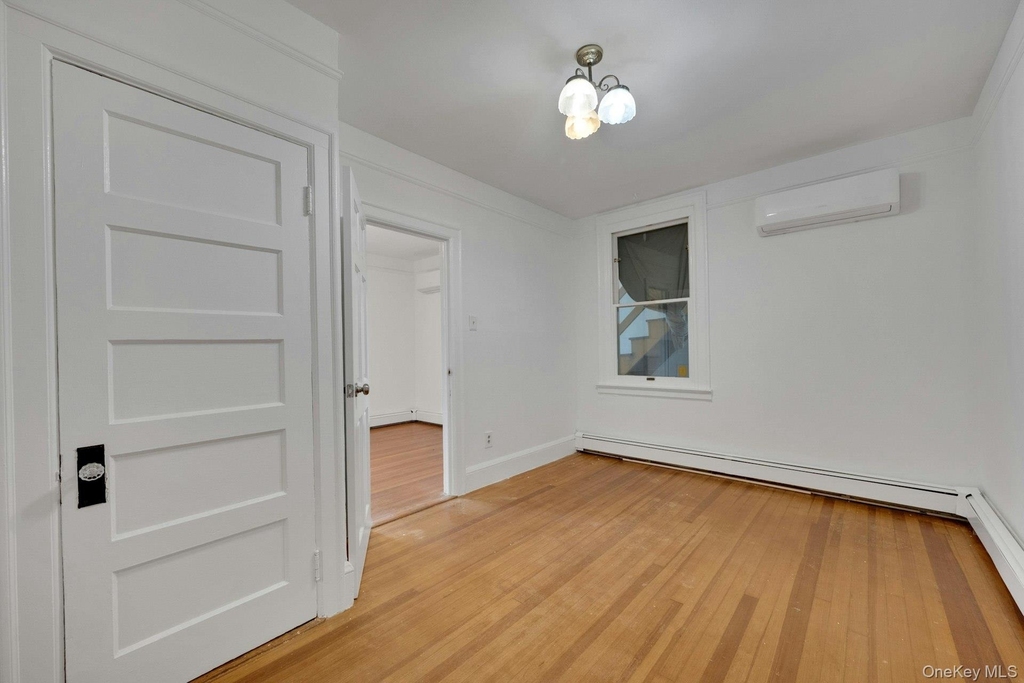 437 Warburton Avenue - Photo 8