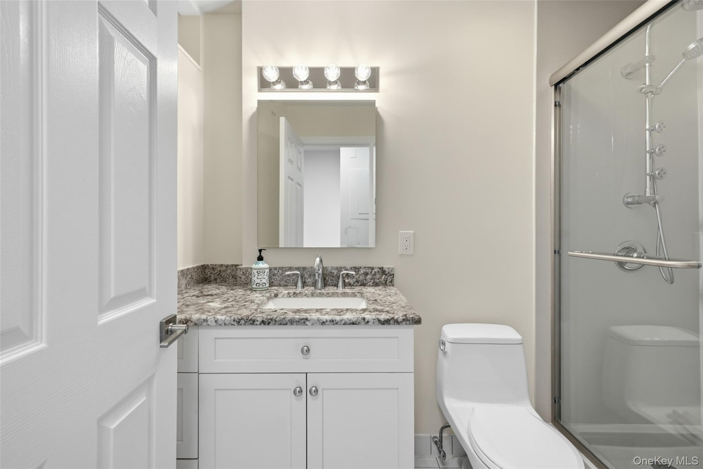 185 W Park Avenue - Photo 19