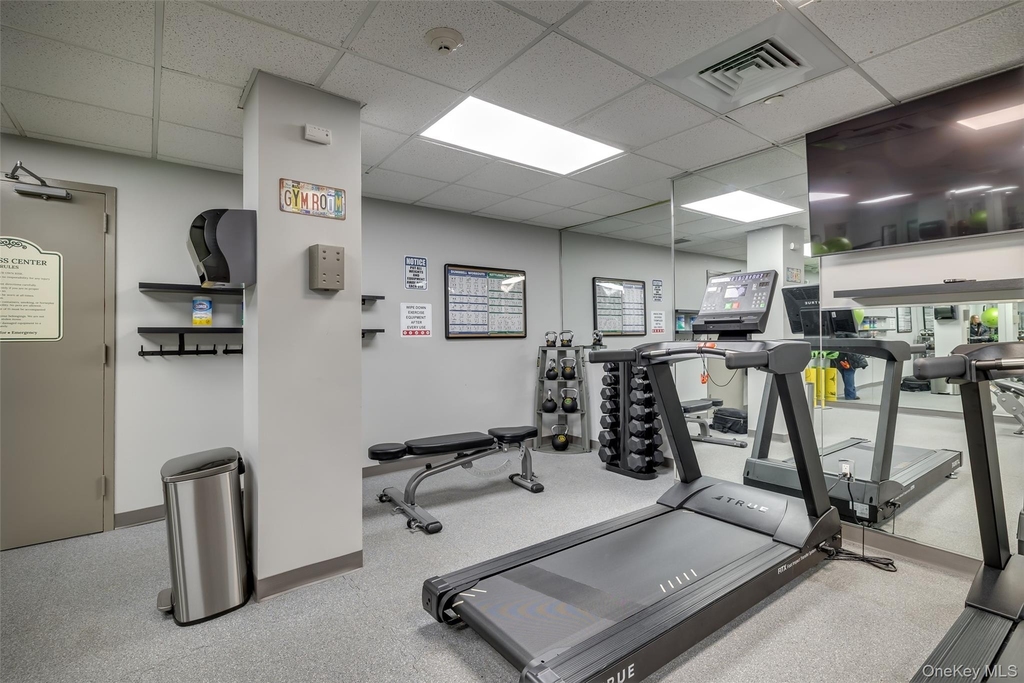185 W Park Avenue - Photo 21