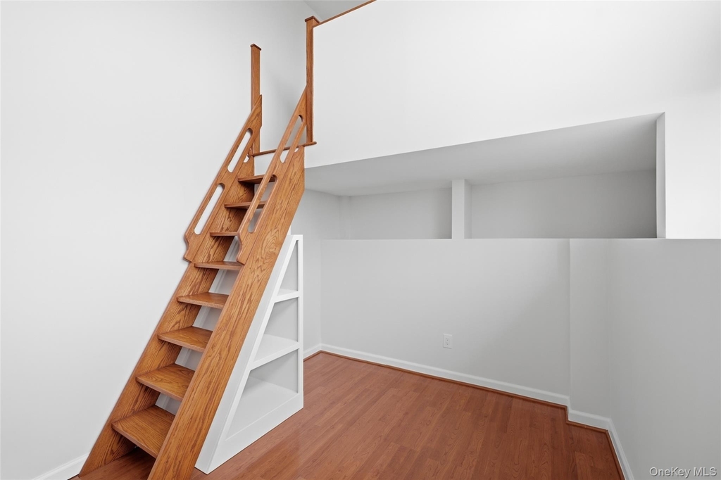 185 W Park Avenue - Photo 12