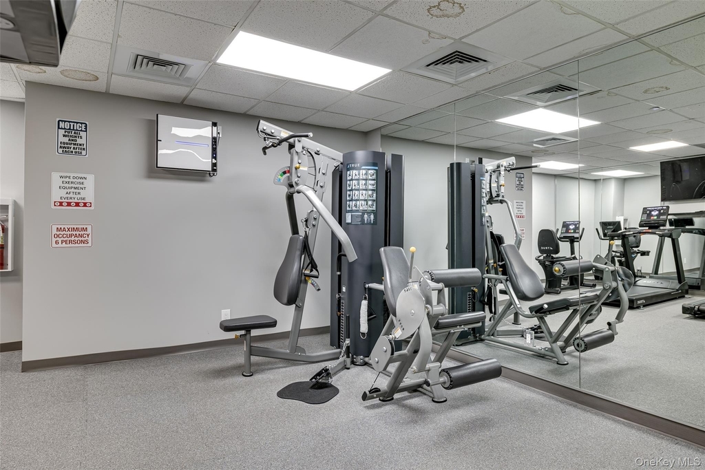 185 W Park Avenue - Photo 22